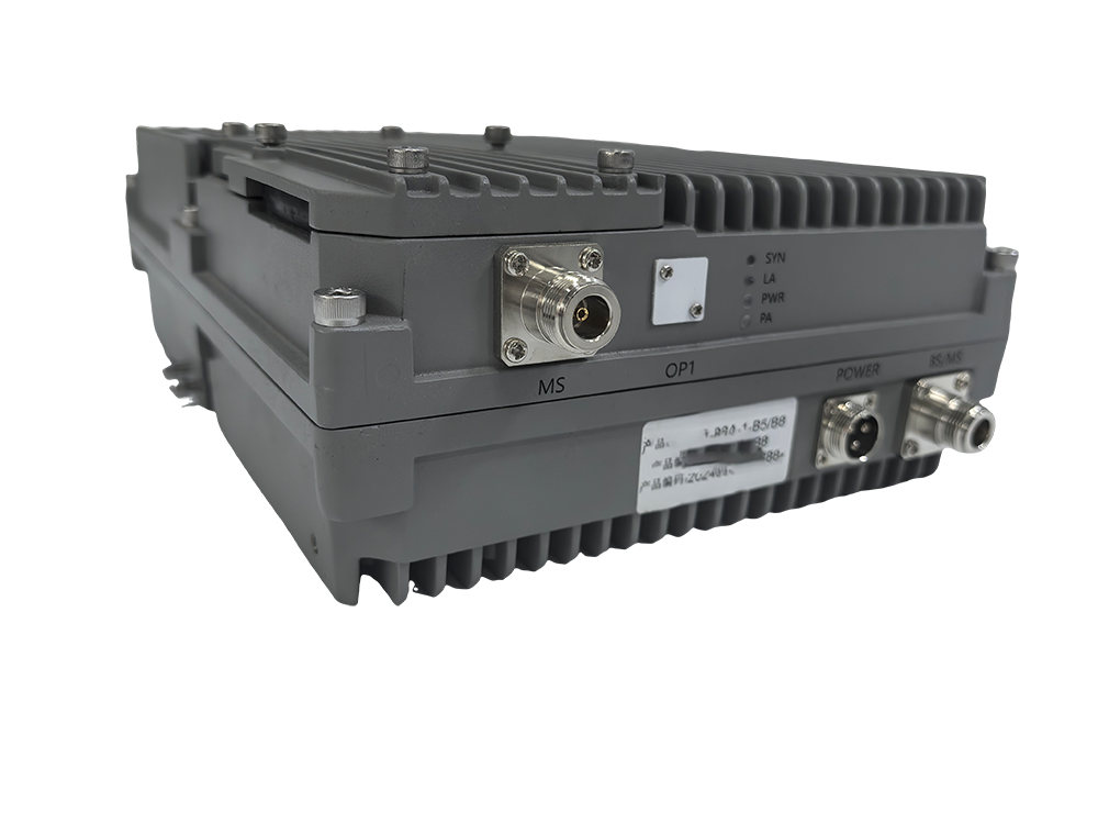  大安三频手机信号接收器2000㎡